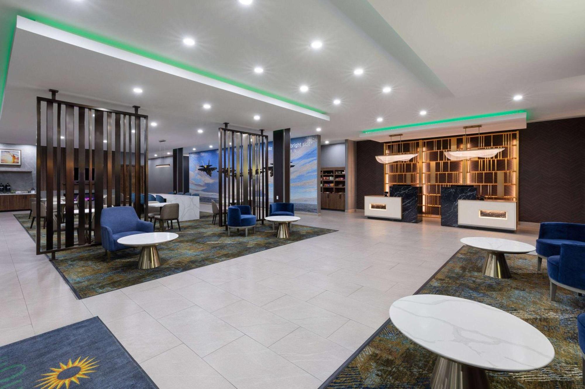 La Quinta Inn & Suites By Wyndham San Antonio At The Rim Екстер'єр фото