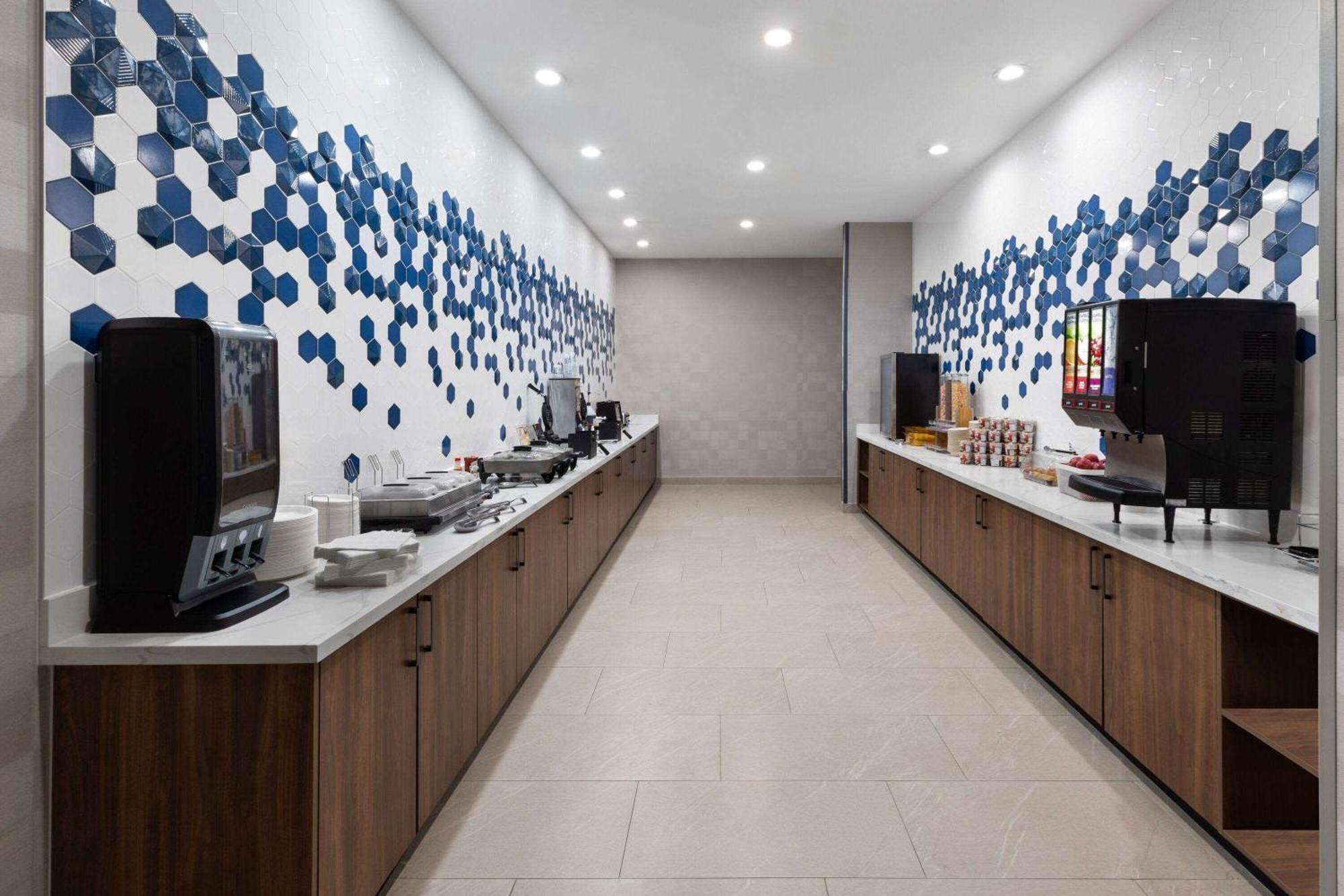 La Quinta Inn & Suites By Wyndham San Antonio At The Rim Екстер'єр фото