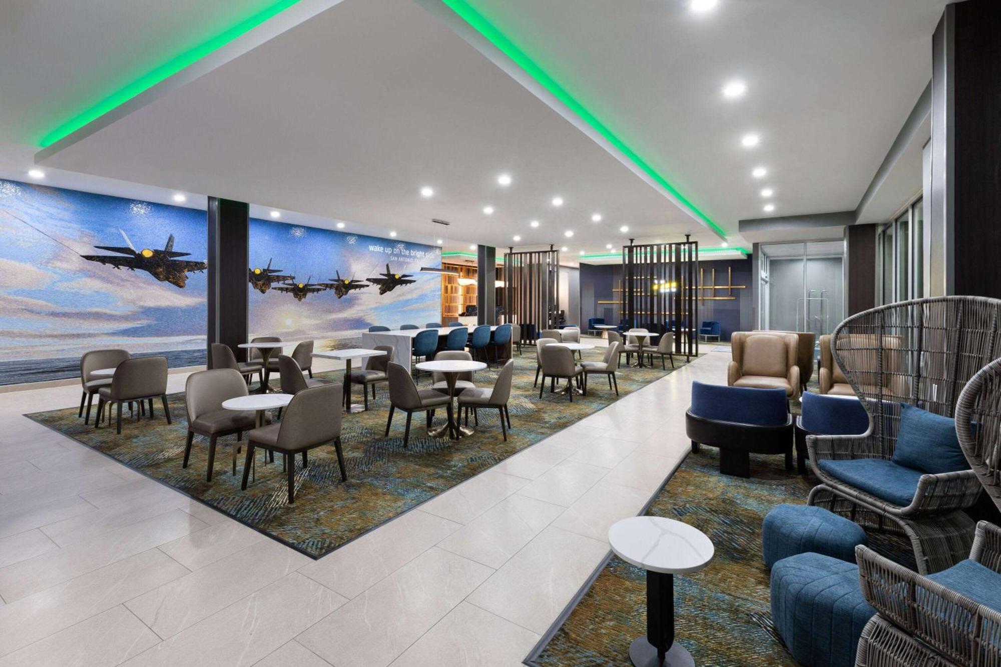 La Quinta Inn & Suites By Wyndham San Antonio At The Rim Екстер'єр фото